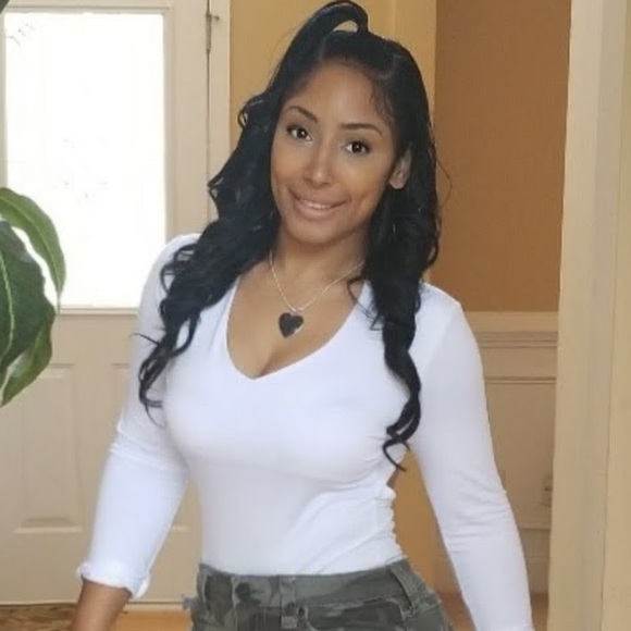 Meet your Posh Ambassador, Tee - Picture 1 of 6